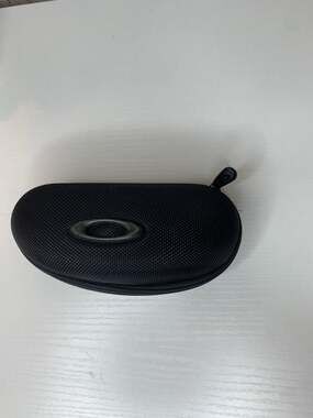 Oakley Black Hard Shell Zipper Sunglasses Case Pouch Microfiber Cleaning Bag